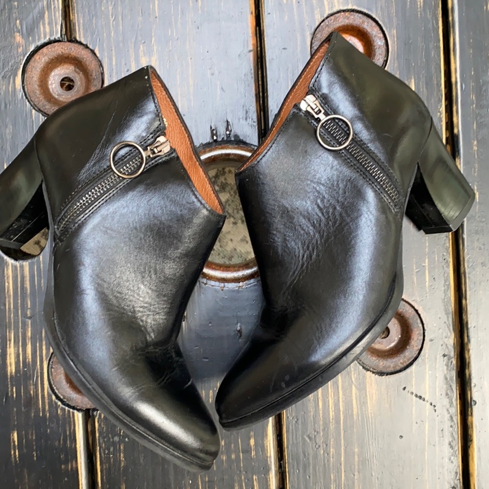 Marroqui Sanchez Black Leather Ankle Boots